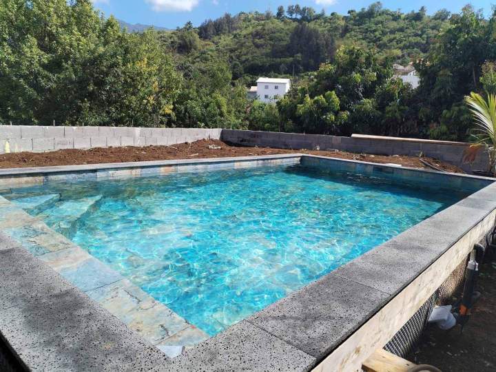 Construction piscine en cours La Réunion