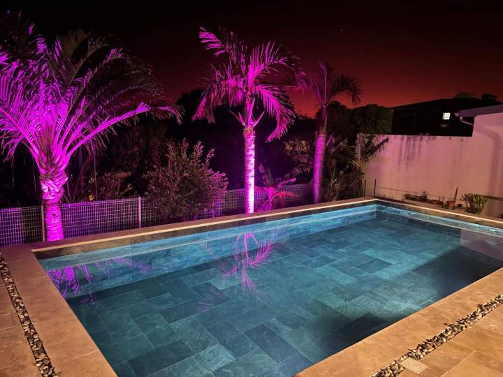 Piscine soigneusement carrelée La Réunion